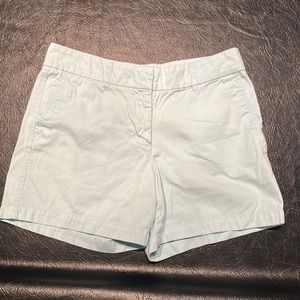Vineyard vines size 8 women’s shorts 5 inch shorts, light pastel blue